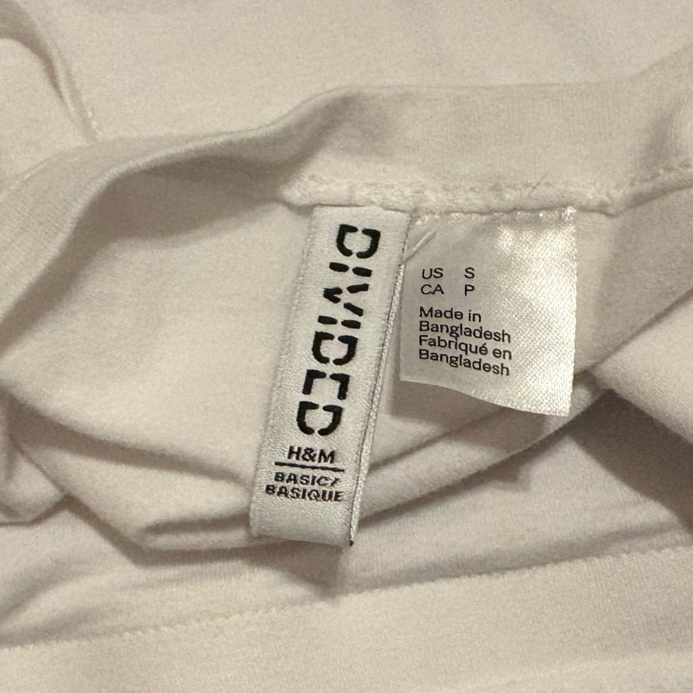 H&M Divided Classic White Bandeau Top FREE with bundle order! - Picture 3 of 4